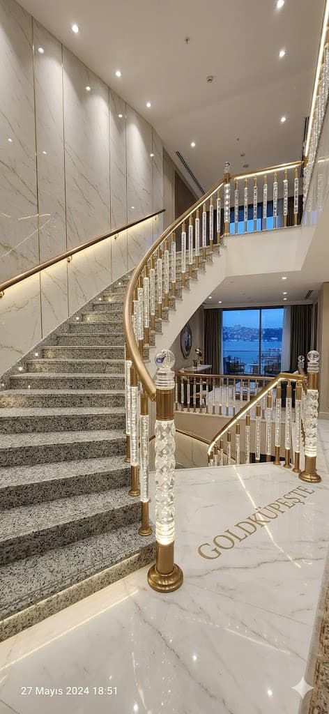 Kristal Başlıklı Profil
