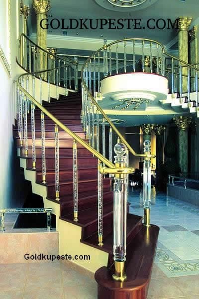 Şeffaf Pleksi Merdiven Korkuluğu - Sütunlu Salon, Gold Detaylı | Şeffaf Korkuluk